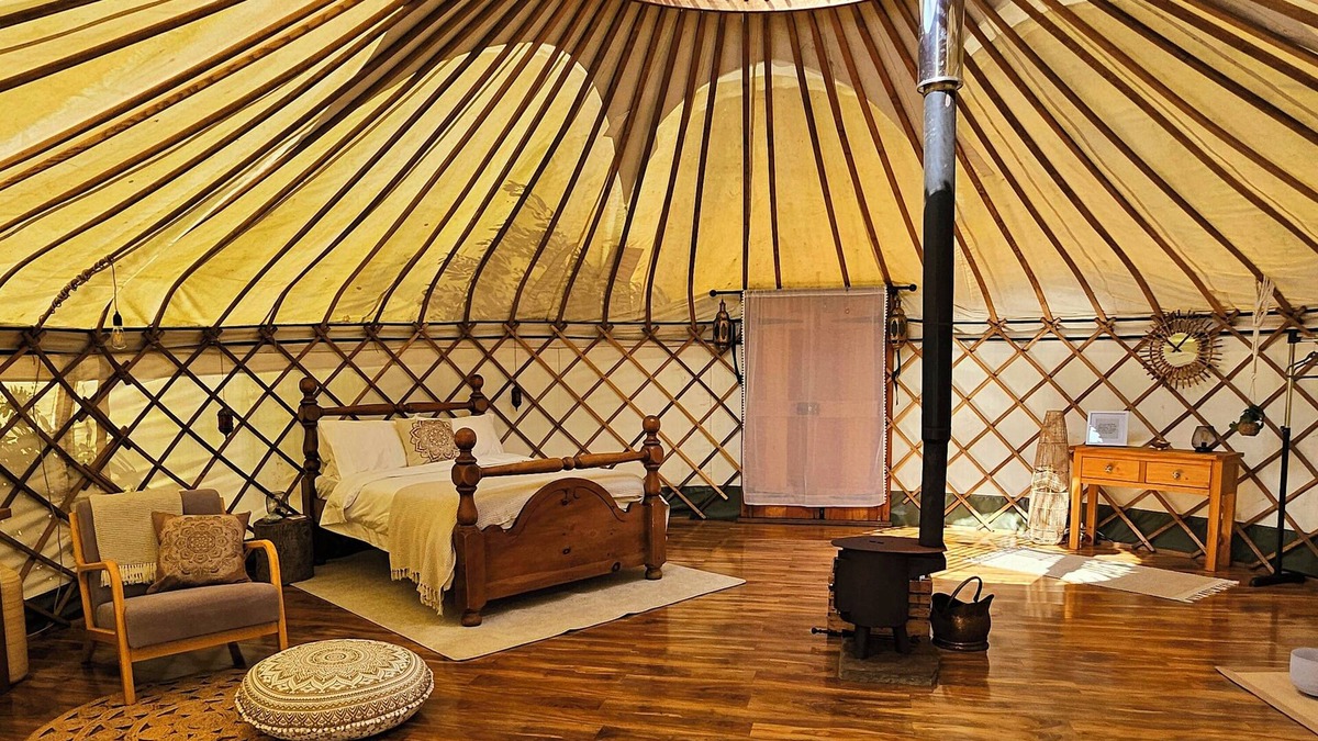 Ormskirk Cabin | Exclusive Countryside Yurt + Cabin!