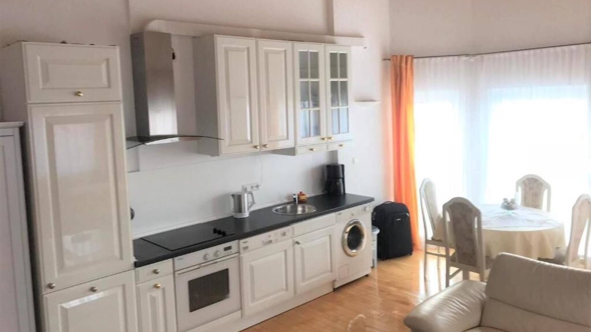 Bietigheim-Bissingen Apartment | Exclusive living with fireplace