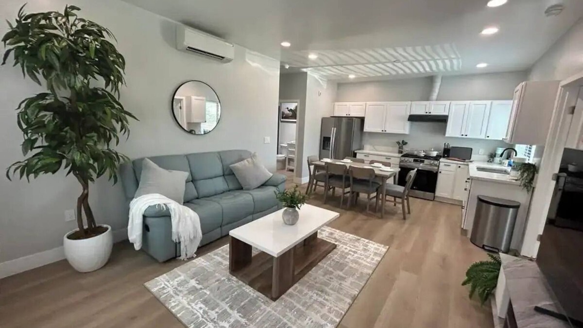 Westside Costa Mesa House | Exclusive Elite Suite I Sailing I Luxury Shoppingnn