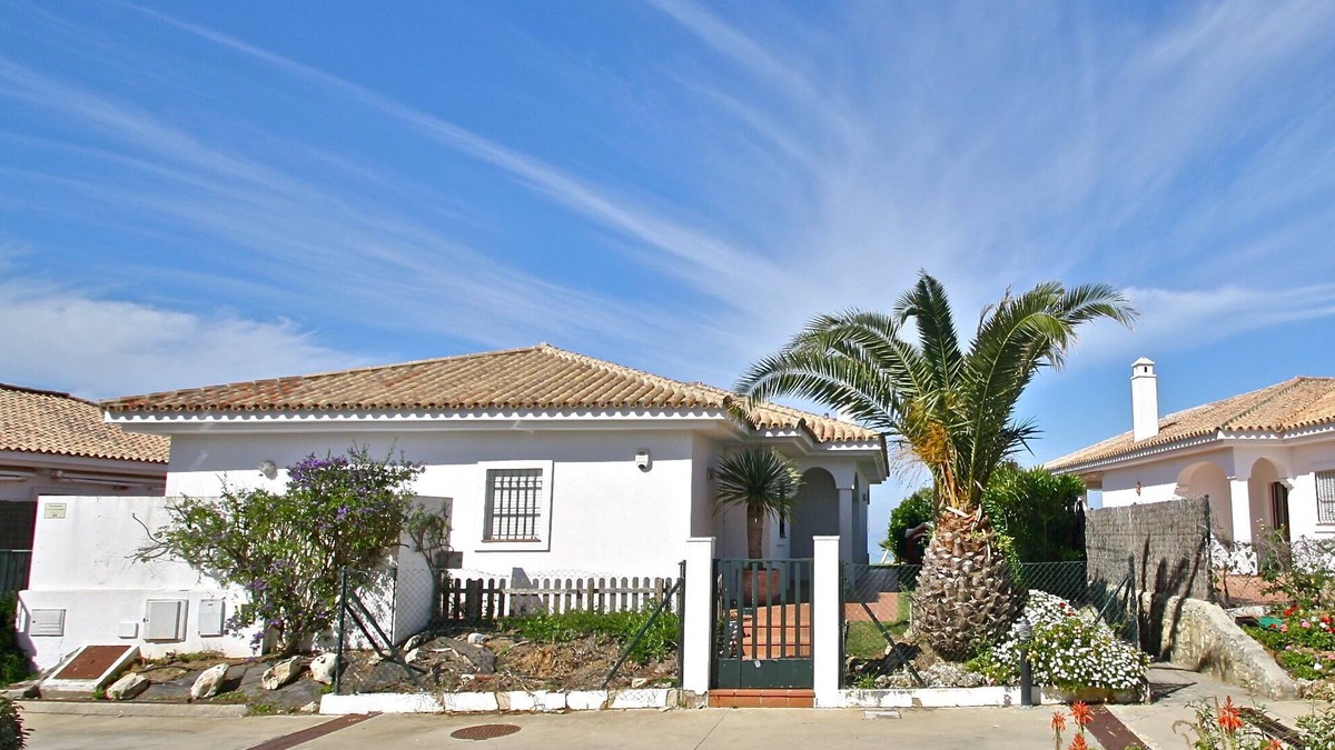 Cabo Roche House | Exclusive holiday home for 10 people with pool in the first sea line