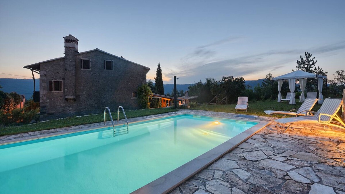 Buzet Villa | Exclusive Escape - Old Stone House ,Private Pool ,Pet Friendly