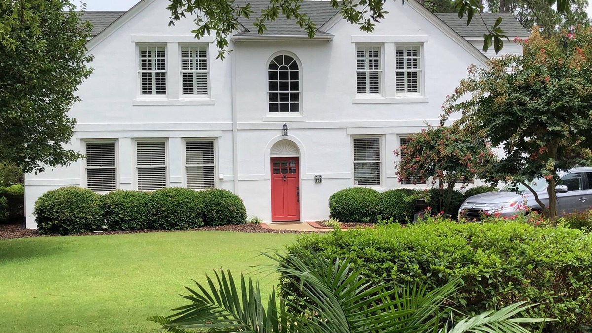Old Town Cottage | Exclusive Five Star CarriageHouse! Featured in March 2023 PineStraw Magazine!