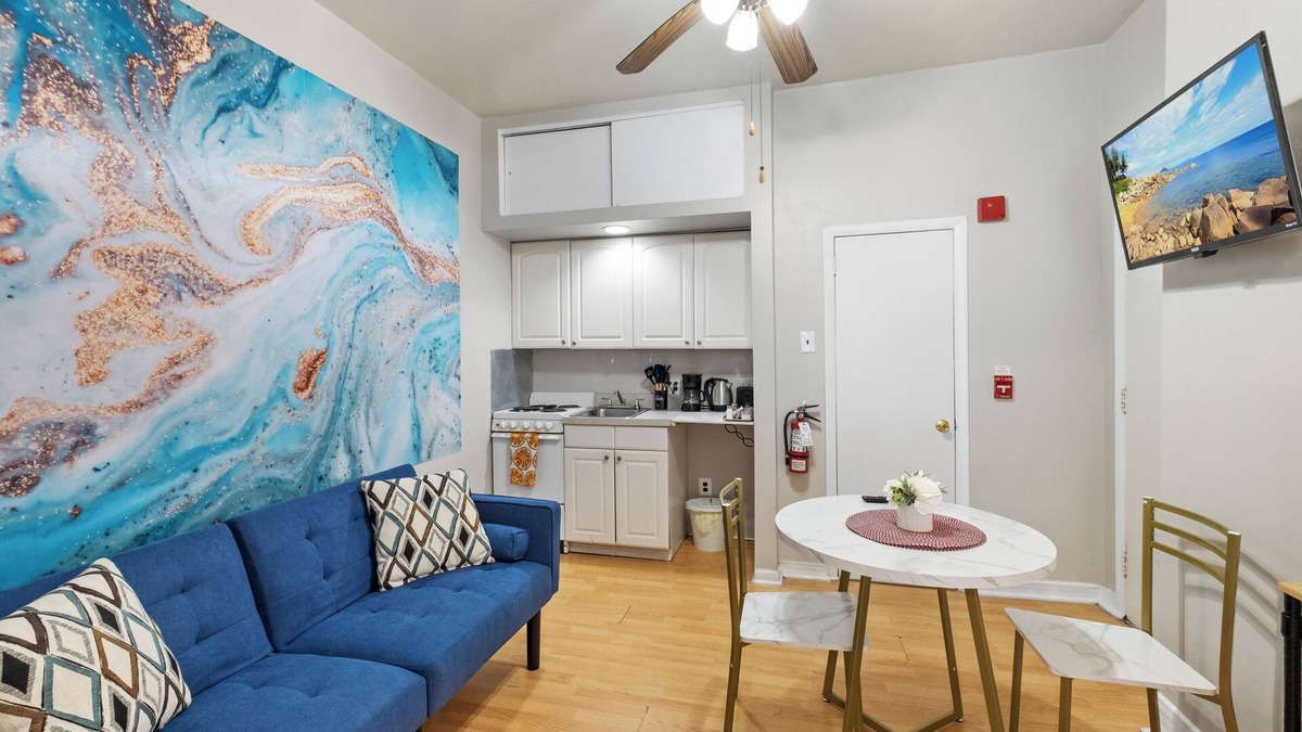 Gayborhood Apartment | Exclusive Flat in Center City