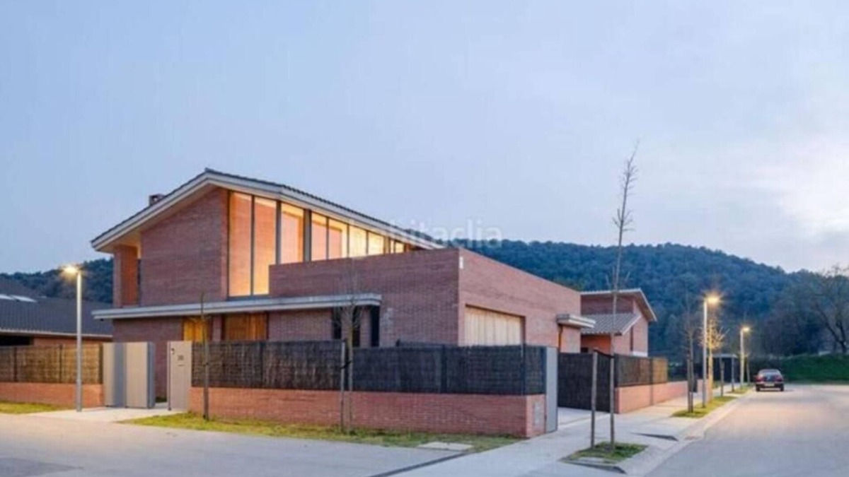 Olot Villa | Exclusive fully equipped villa with private pool