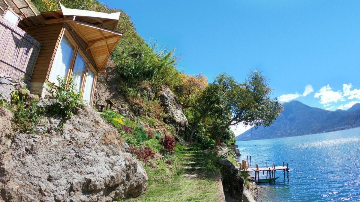 Pasajcap Cabin | Exclusive lakefront cabin with luxury outdoor shower