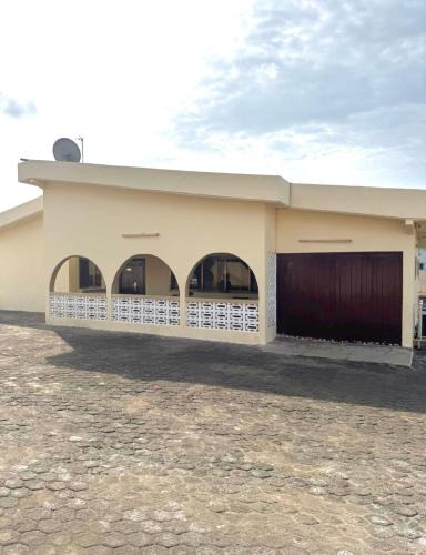 Teshie Villa | Exclusive Holiday Villa with Pool in Accra