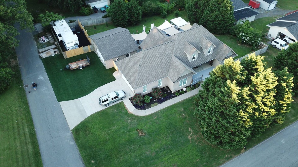 Cleveland House | EXCLUSIVE LARGE 2 BEDROOM SUITE W/THEATER ROOM + KITCHEN