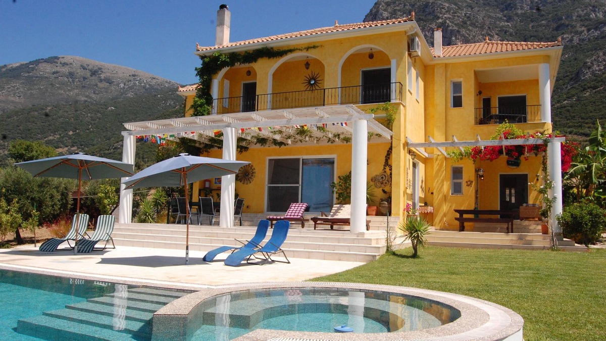 Kiparissia Villa | Exclusive Large Luxury Villa with Private Pool and Sea/Mountain views