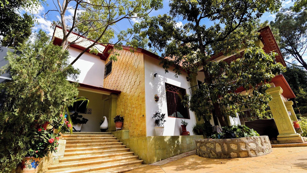 San Felipe del Agua Villa | EXCLUSIVE LUXURY VILLA WITH 8 BEDROOMS AND PRIVATE GARDENS.