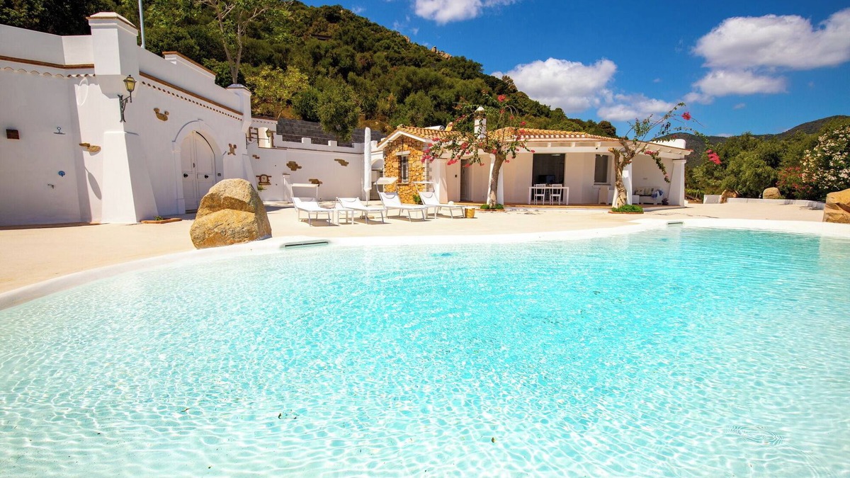 Tertenia Villa | Exclusive luxury villa with private pool, near the sea for 12 people