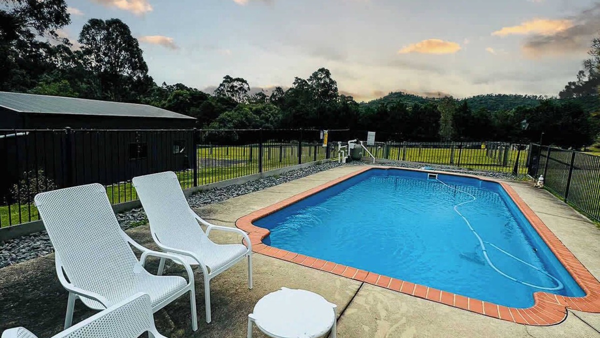 Mount Hunter House | Exclusive Manor Retreat Farm Stay Pool 5BD
