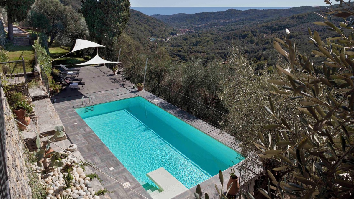Praelo House | Exclusive mansion with pool in panoramic position