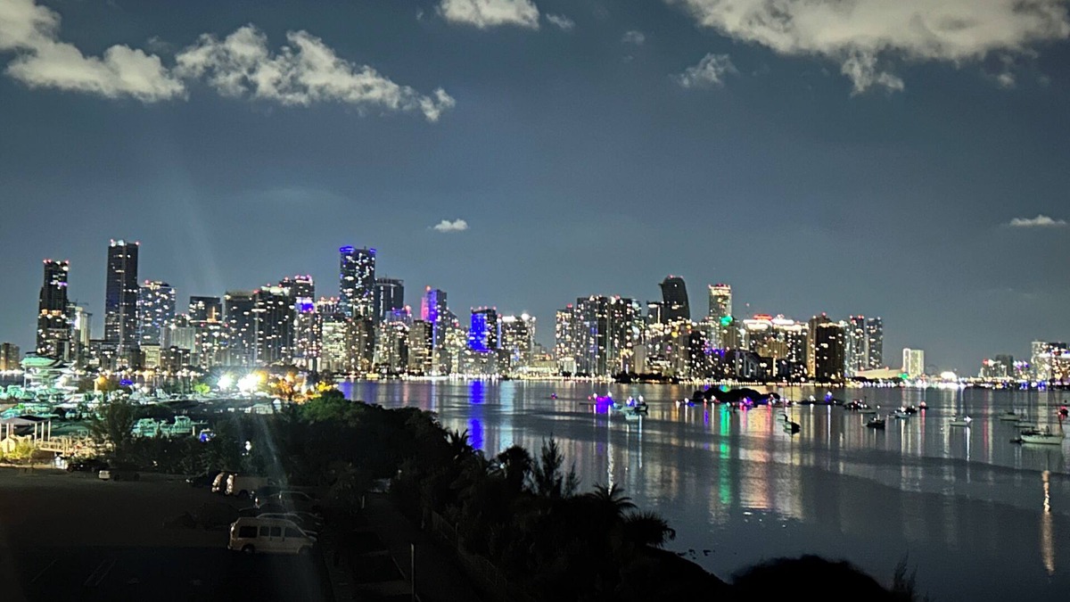 Country Club Apartment | Exclusive Miami Studio Pool Beaches