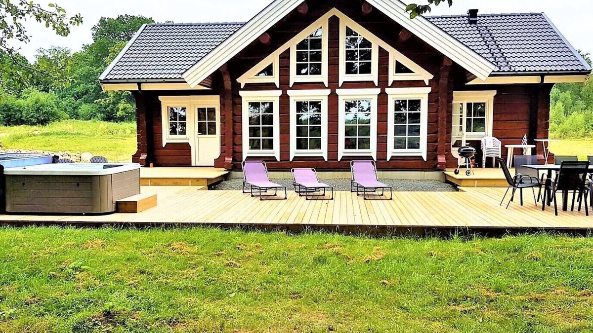 Perstorp Cabin | Exclusive new log house with fantastic lake view