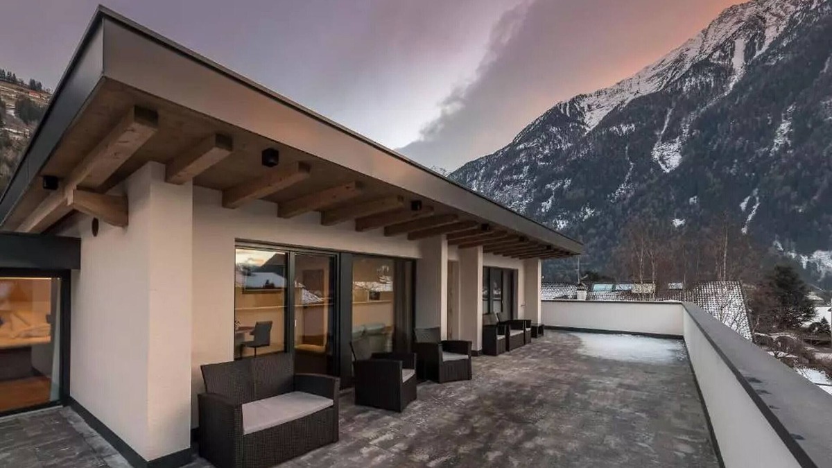 Sand in Taufers Apartment | Exclusive Penthouse Apartment with Mountain View, Terrace, Spa Area & Pool