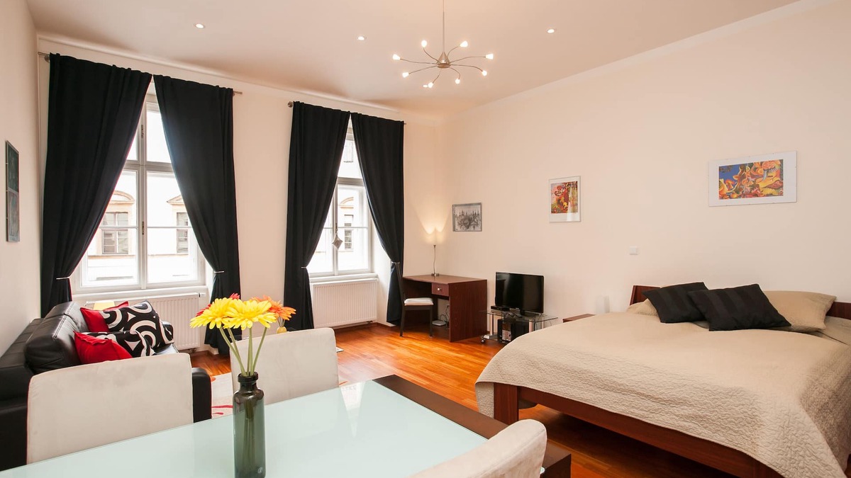 Hradcany Apartment | Exclusive PRAGUE CASTLE location- HISTORIC CENTER, quiet apt 1min walk to Castle