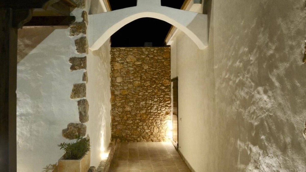 Puerto del Rosario Condo | Exclusive residence consisting of 5 apartments with shared pool.