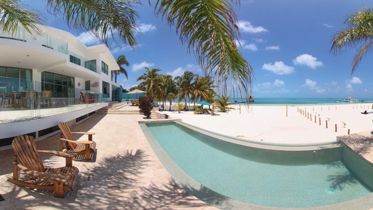 Punta Cancun House | Exclusive & Safe Location: Turquoise Sea w/White Sand Beach NO SEAWEED
