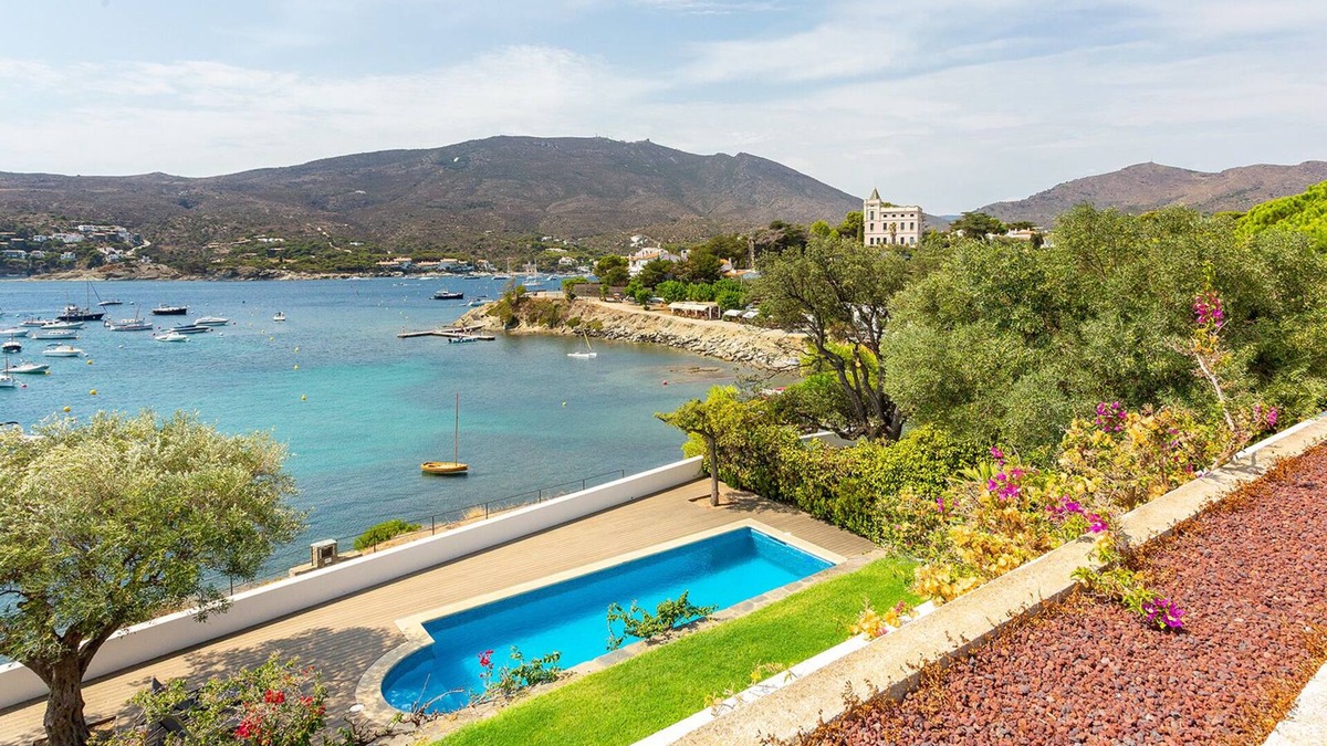 Cadaques Villa | Exclusive seafront villa