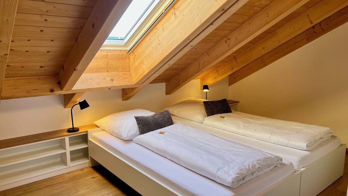 Sinzing Apartment | Exclusive top floor apartment (80sqm) with two bedrooms