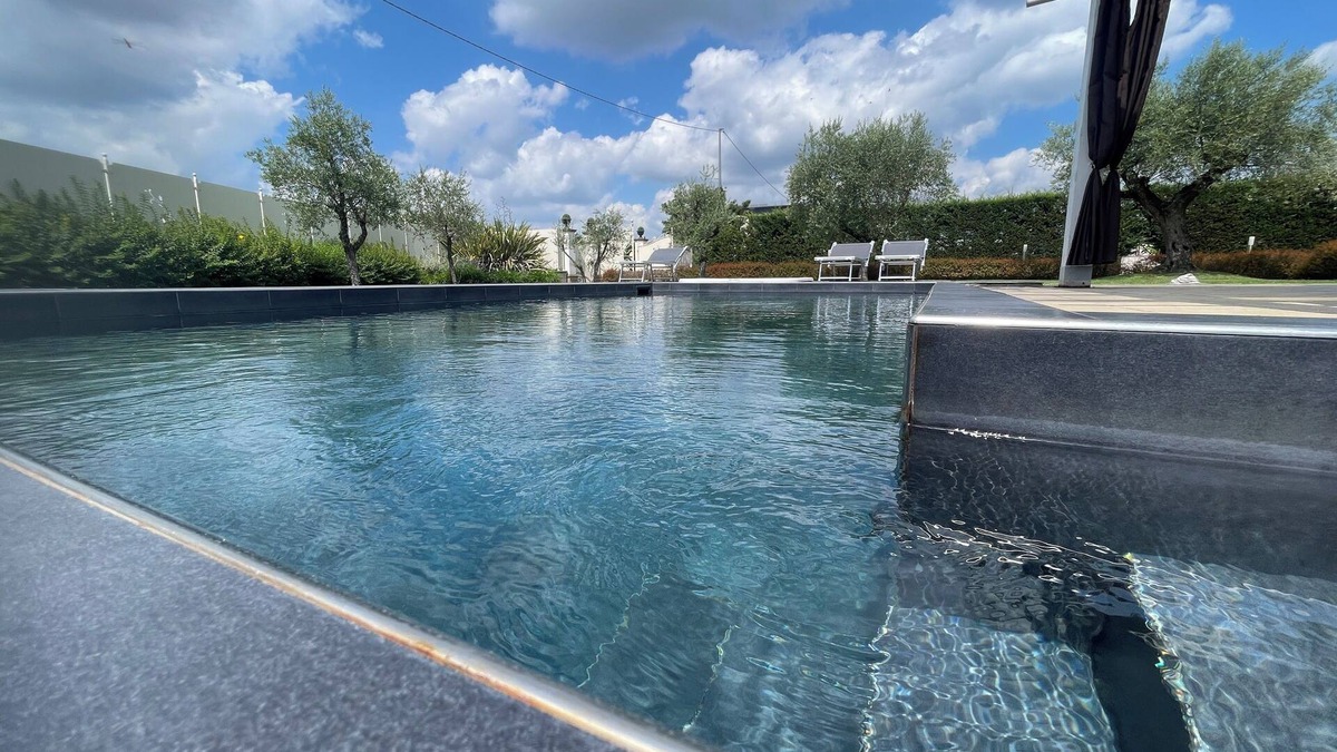 Altopascio Villa | Exclusive Tuscan Villa with Black Pool & Jacuzzi