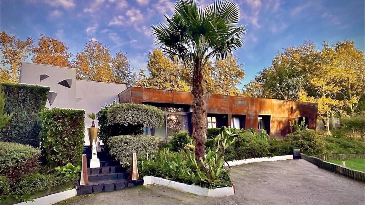 Loureiro Villa | Exclusive Villa of Author