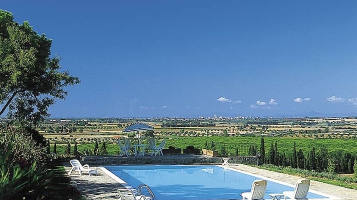 Massa Marittima Villa | Exclusive villa with swimming pool in the middle of vineyards