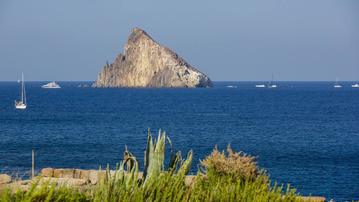 Panarea Villa | Exclusive villa in Panarea with private access to the sea