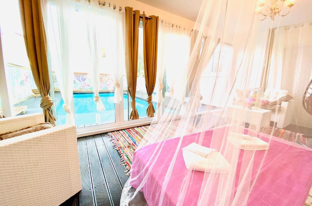 Pyla Villa | Exclusive Villa Larnaca - 8 plus sleeps - 2 min from BEACH - Big Private Pool