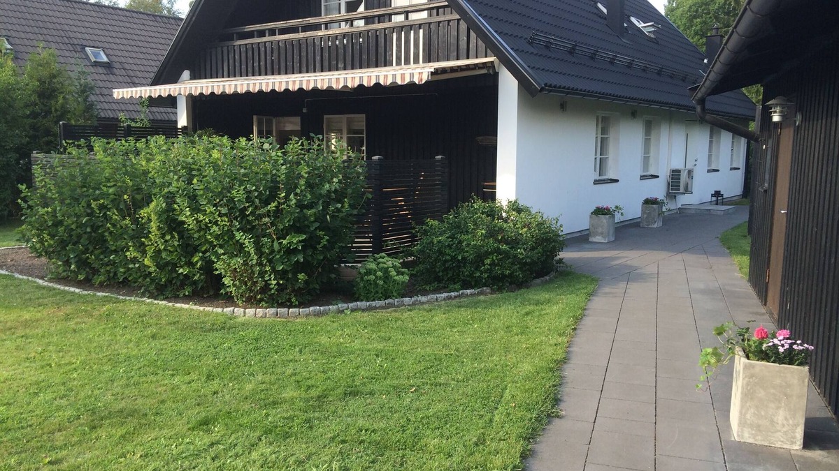 Taby Municipality Villa | Exclusive villa near Stockholm - the city on the day, barbecue in the garden in the evening