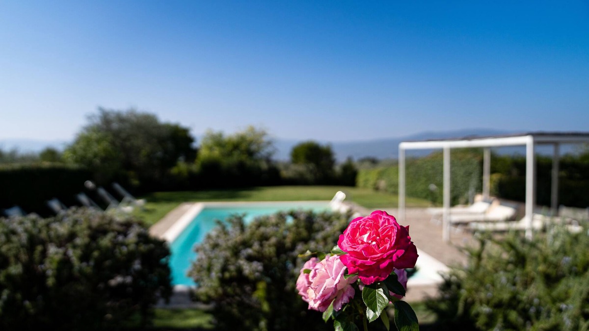 Bivio Pozzo Villa | Exclusive villa with gated pool, 12 pax all-inclusive. 70 reviews, Watch video.