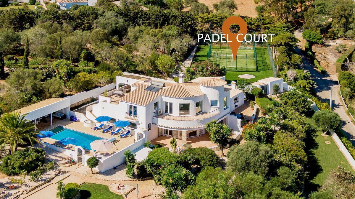 Funchal Villa | Exclusive villa with padel court [03]