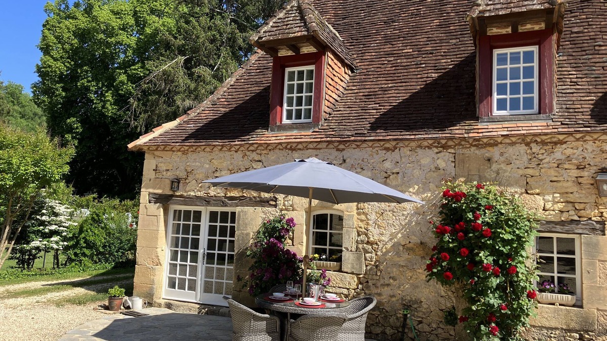 La Fagette Cottage | Exclusively Adults, 2 en-suite bedrooms, Heated Pool, Free Bike Loan