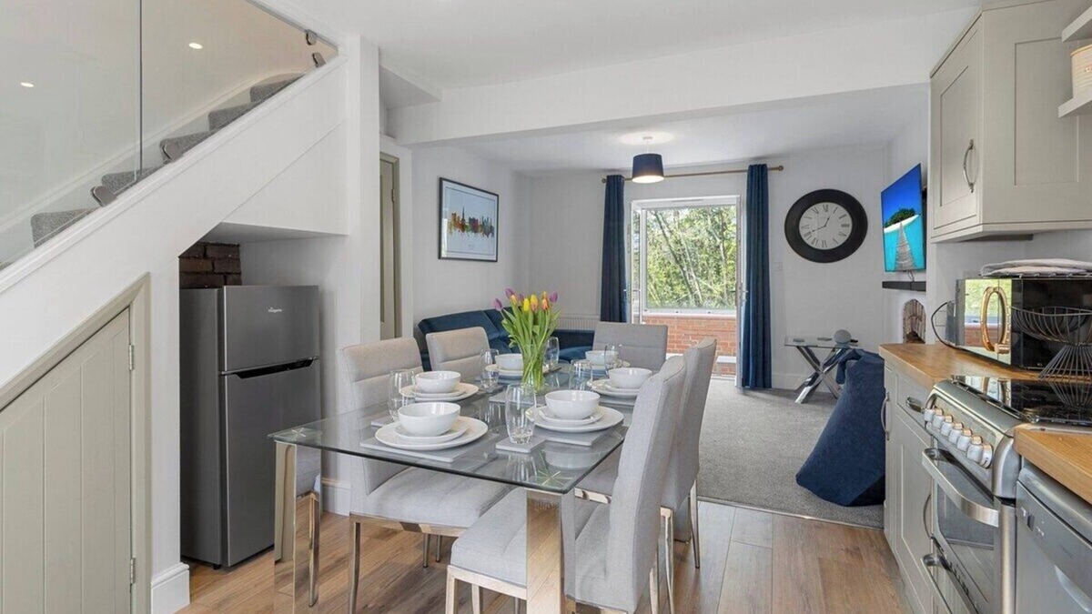 Exeter House | Exe Riverside Retreat - Short Stays UK Ltd
