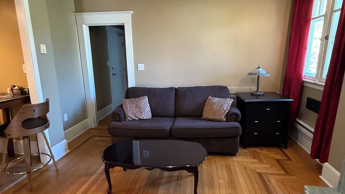 Waterford Valley Apartment | Executive 1 Bedroom Apartment Downtown St. John's, Midstream Manor Unit 5