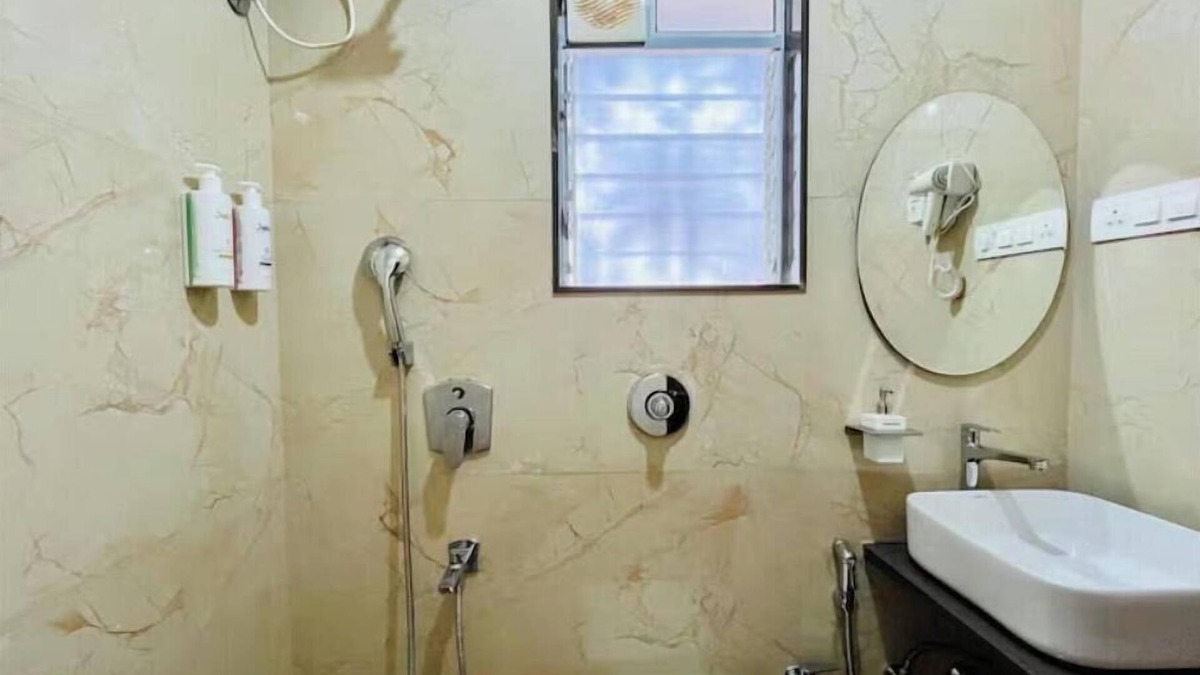 Kandivali East Apartment | Executive 1BHK Suite | Near Link Road