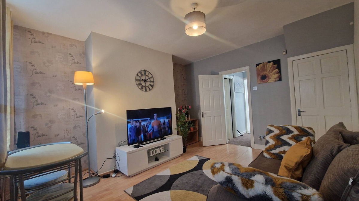 Wallsend House | Executive 2-Bedroom House in Wallsend