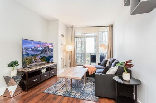 Downtown Mississauga Apartment | Executive 2BR 2BATH Condo with Lakeview Steps from SQ1