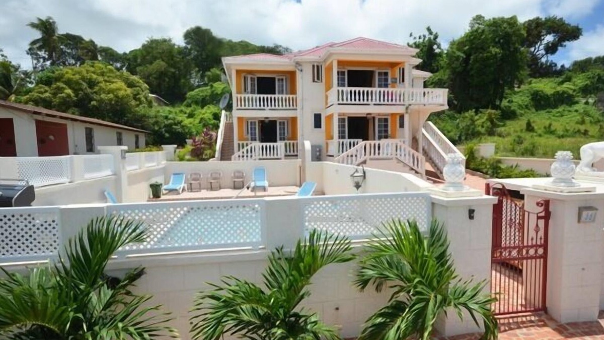 Welches Villa | Executive 3 Bedroom 2 Bathroom Vacation Villa Southcoast Maxwell Beach Area