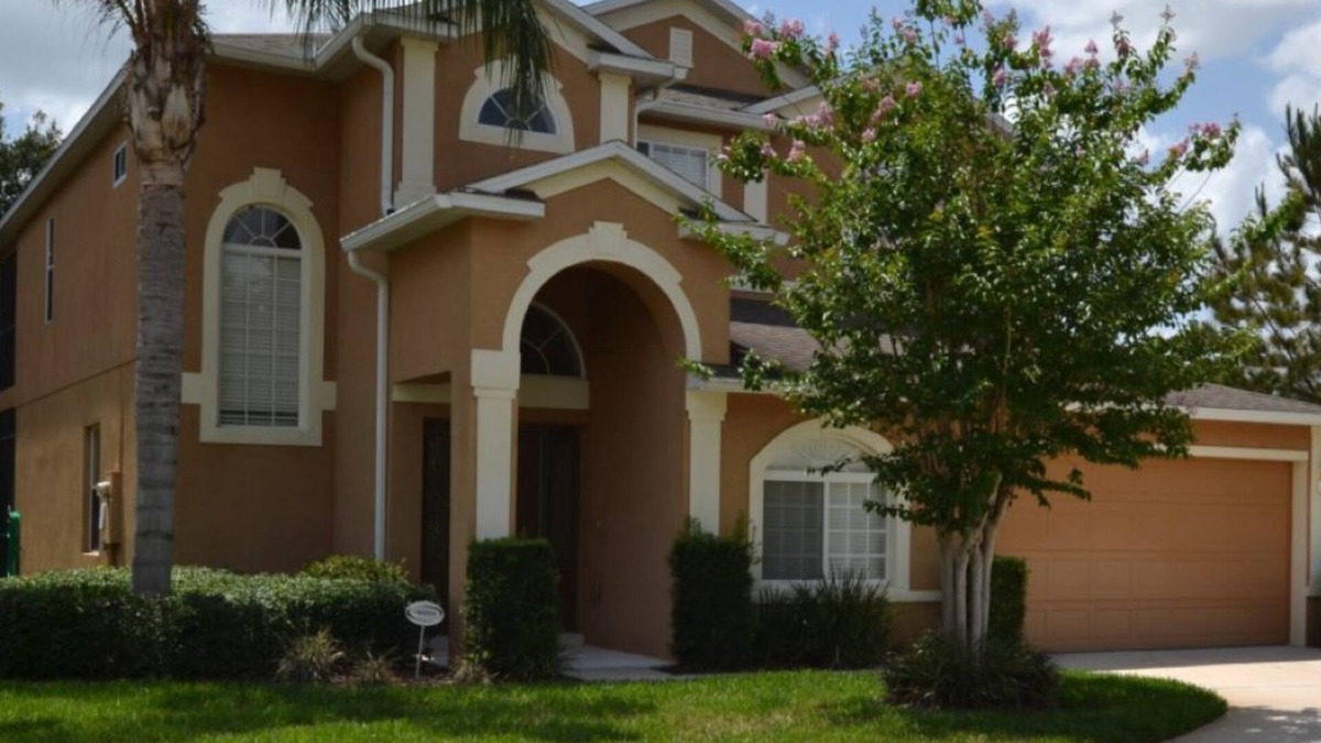 West Haven House | Executive 5 Bed 3 Bath Pool Home - INCLUDES POOL HEAT