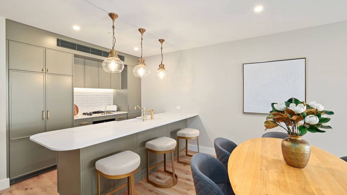 Collaroy Apartment | Executive apartment next to Long Reef Golf Course close to Beaches