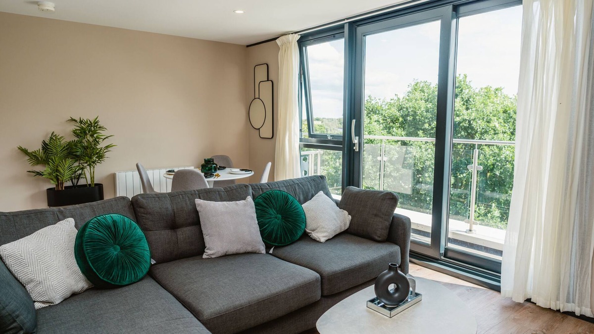 Hull Old Town Apartment | Executive Duplex Apartment Park view