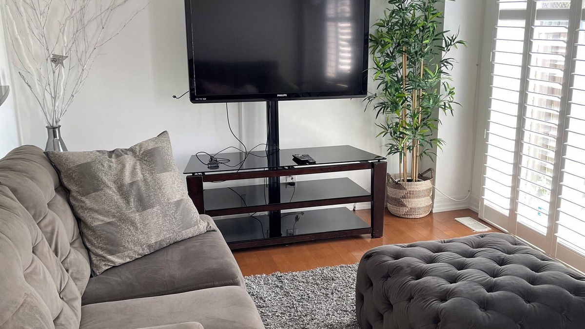 Halton Regional Municipality House | Executive End Unit Townhome