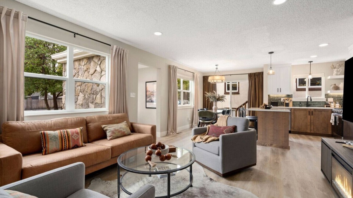 Old Prospect Apartment | Executive Excellence Near CSU | Top Level Duplex
