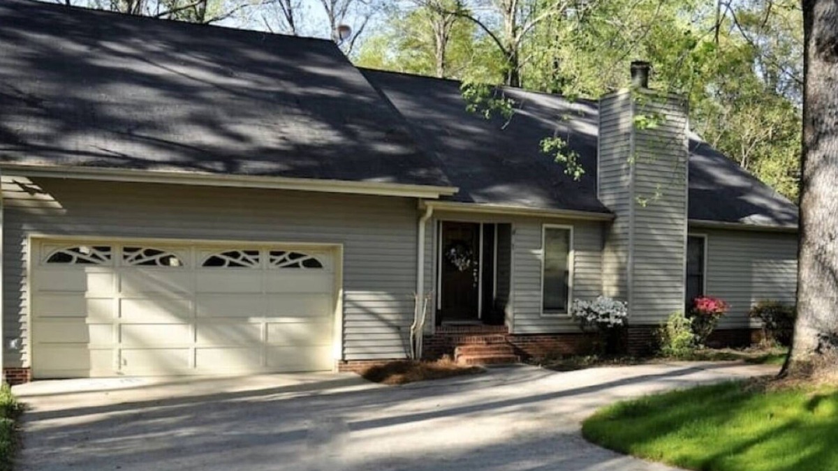 Greenville House | Executive home minutes to downtown Greenville, GHS, Swamp Rabbit Trail Sleeps 10