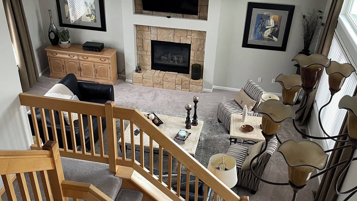 Lakeville House | Executive Home with every amenity, prime location