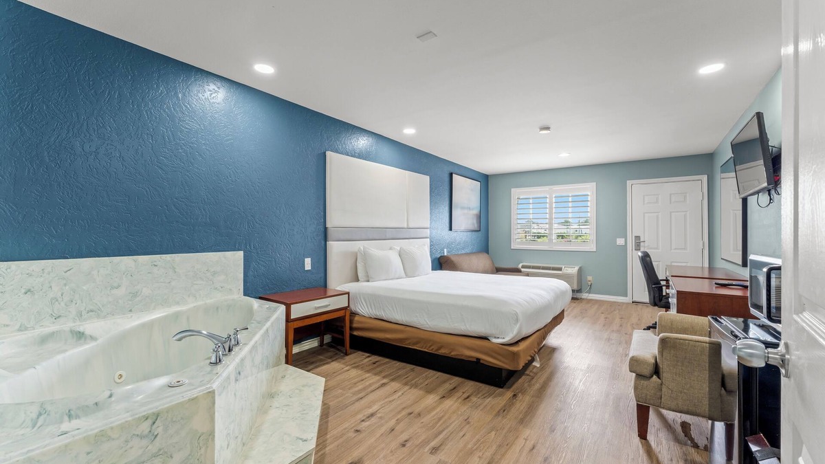 Magnolia Hotel | Executive Inn and Suites