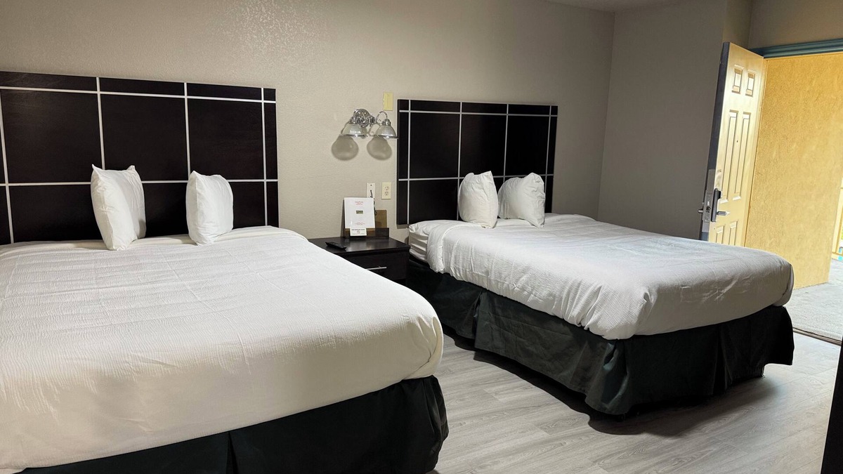 Crystal City Hotel | Executive Inn Crystal City