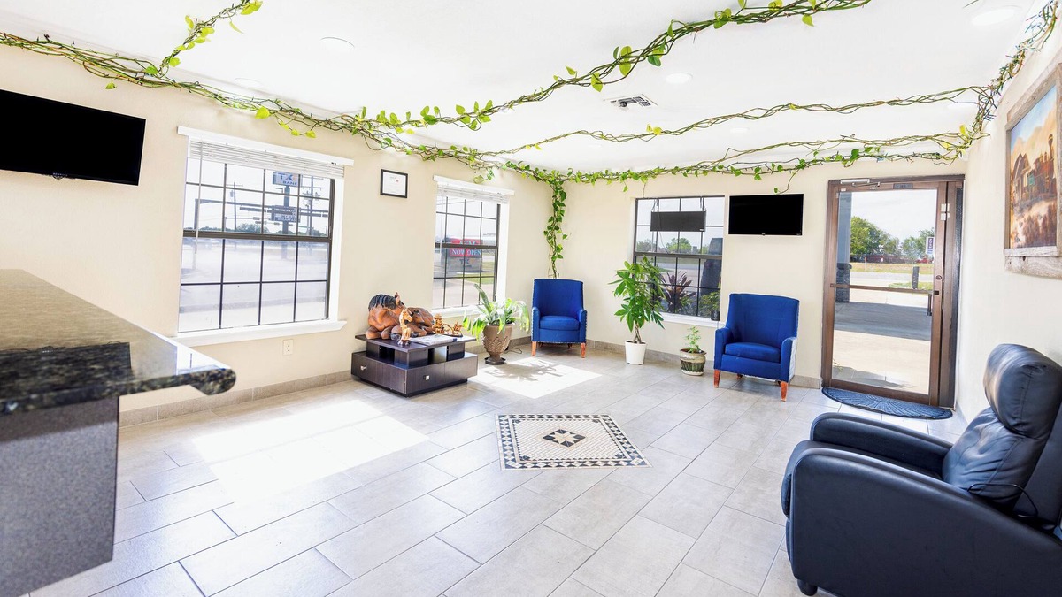 Hondo Hotel | Executive Inn of Hondo