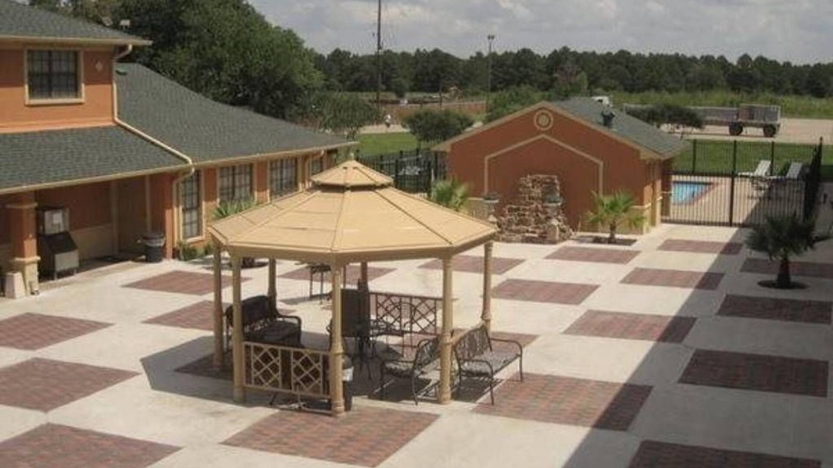 Brookshire Hotel | Executive Inn